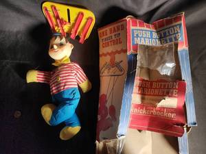 Vintage Knickerbocker Pinocchio Push Button Marionette with Original Box