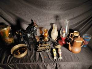 Mixed Vintage Decorative Lot of 15 Horse Figurine, Oil Lamps, Mugs & Glassware
