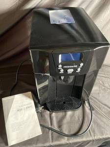 Frigidaire EFIC227 Countertop Ice Maker with Manual