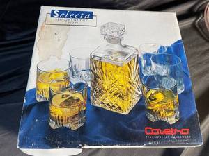 Selecta Covetro Italian Glass Whiskey Decanter Set (Lot of 7)