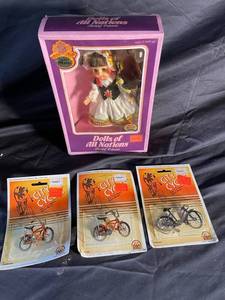 Dolls of All Nations Poland Doll & City Cycles Die-Cast Bikes (Lot of 4)