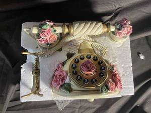 Victorian Style Decorative Floral Telephone