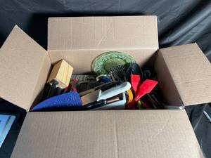 Mixed Kitchen Utensil Lot