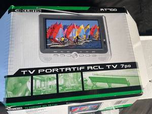 Curtis RT700 7 Portable LCD TV with Accessories