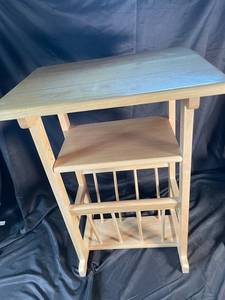 Wooden End Table with Magazine Rack