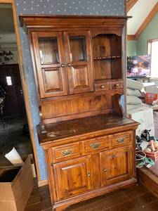 Young Hinkle Oak Hutch Cabinet