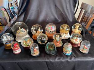 Assorted Snow Globes Mixed Lot