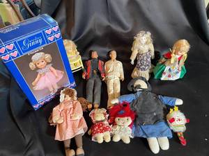 Ginny Porcelain Doll & Assorted Dolls (Lot of 8)