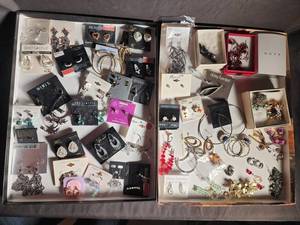 Mixed Brand Costume Jewelry Earrings, Bracelets & Rings - Mixed Lot
