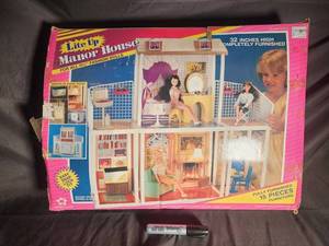 Mattel Lite Up Manor House for 11.5 Fashion Dolls