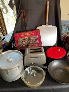 Assorted Kitchen Cookware & Small Appliance (Lot of 7)