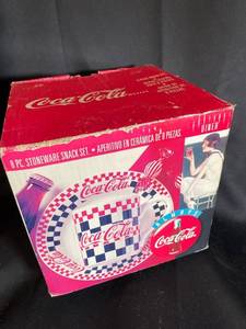 Coca-Cola 8-Piece Stoneware Snack Set