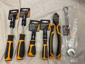 GearWrench Assorted Screwdrivers & 58 in Long-Pattern Combination Wrench