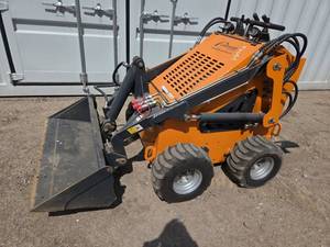 Landhero Mini Wheel Loader with Front Bucket