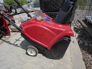 Toro Power Clear 21-Inch Snow Thrower 141cc Engine with Electric Start