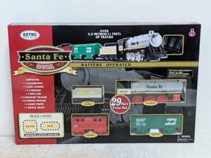 NEW EZ TEC SANTA FE SPECIAL BATTERY OPERATED 29PC TRAIN SET