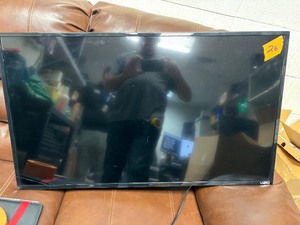 43 VIZIO FLAT SCREEN TV