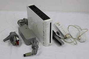 Nintendo Wii Console Bundle (White) with Remote, Nunchuk, Sensor Bar, AV Cables and Power Supply (very warn down, does  not read disc)