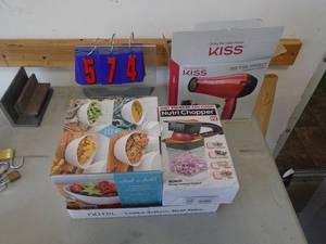 Misc kitchen & hair dryer. As shown. CASH ON SITE ONLY. PICKUP IS TUESDAY MAY 19TH FROM 11 AM TO 4 PM. REGARDLESS WHAT THE SCHEDULE STATES.