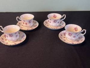 Royal Albert Sweet Violets Bone China Teacups & Saucers (Lot of 4)