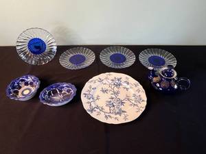 Alfred Meakin Hand Engraved Pattern Teapot with Matching Blue-White Plates - Staffordshire England