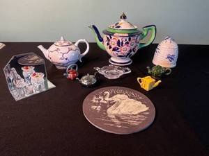 Collection of Tea Pots - All Sizes Inc Franklin Mint Venice Fine Porcelain Teapot - 1985 Edition