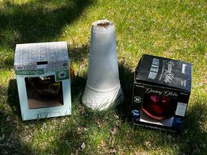 Mixed Brand Garden Gazing Globes & Stand (Lot of 3)
