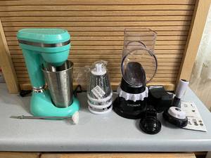 KitchenHQ Speed Drum Grater & Retro Stand Mixer With Attachments