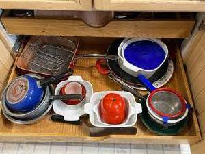 Mixed Cookware Lot - Megaware Pan, Churchill Finlandia Serving Pieces & Strainers