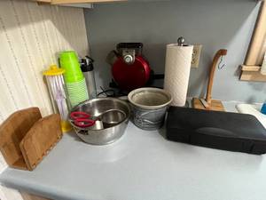 Mixed Kitchen Lot with Cooks Essentials Cordless Rechargeable Knife Set & Waffle Maker