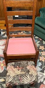 Wooden Slat Chair w Footstool Set with Floral Cushion & Floral Rug