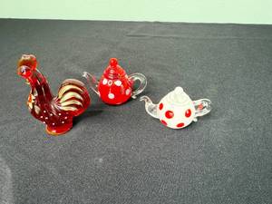 Fenton Inc w Glass Teapots & Rooster Figurine Handmade in USA