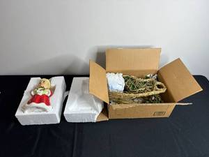Ceramic Christmas Figurine with Wreath Detail - Gold Mesh Garland & Evergreen Sprigs