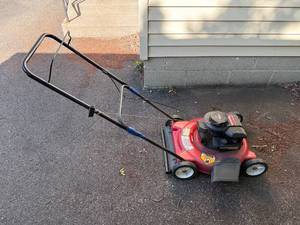 Yard Machines by MTD 3.5 HP 20 Inch Push Lawn Mower Briggs & Stratton