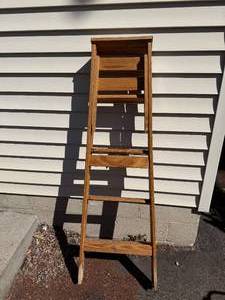Davidson IW-133-05S 5 ft Step Ladder - 200 Lb Capacity, Type III