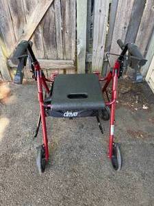 Drive Medical 4-Wheel Rollator Walker with Seat - Under-Seat Bag