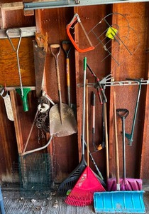 Mixed Garden Tools & Yard Equipment