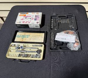 Worx 4V Semiauto Max Driver in Orig Box, Caliber Set & Socket Wrench Set