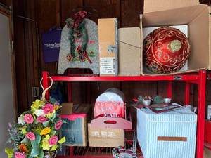 Johnson Bros Old Britain Castles Plate & Mixed Holiday Decor Assortment with Santa Mail Box, Ornament & Tabletop Decor