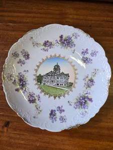 Souvenir Plate Plymouth County Court House in Le Mars, Iowa