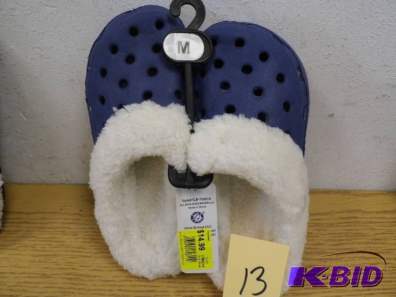 lot 13 image: New Comfy Clogs