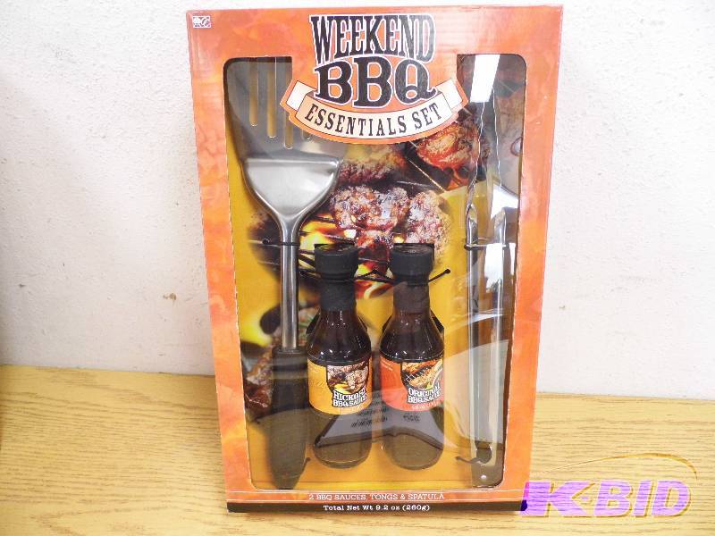 lot 22 image: New Weekend Essentials BBQ Set