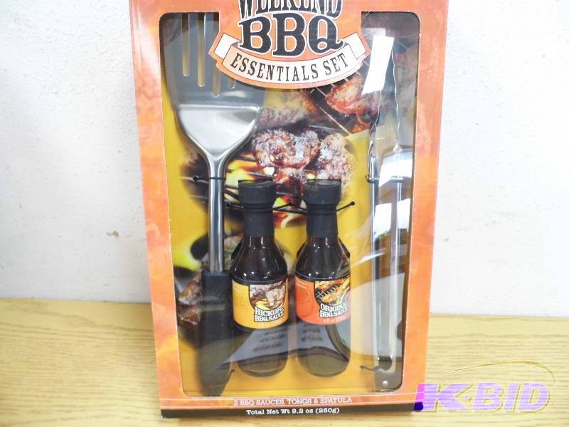 lot 25 image: New Weekend Essentials BBQ Set
