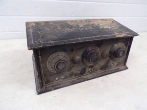 Vintage Tube Radio