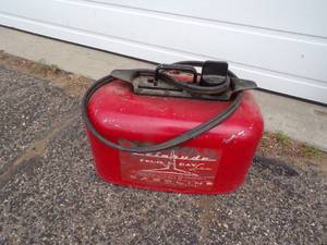 Evinrude Double Line 6 Gallon Gas Can