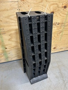 Ironton car ramp set