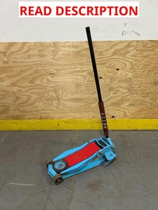 Strongway Limited Edition Richard Petty low-profile super-duty floor jack