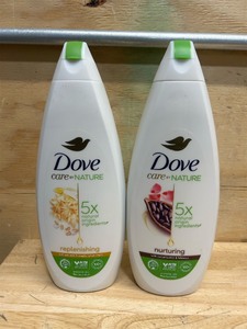 Dove Care By Nature shower gel (lot of 2)