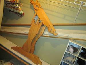 Wood framed quilters assembly aid...