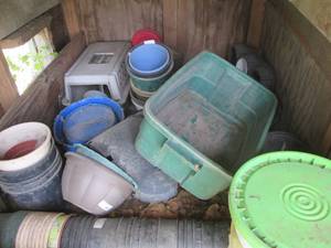 Lot of assorted planters in a varie...